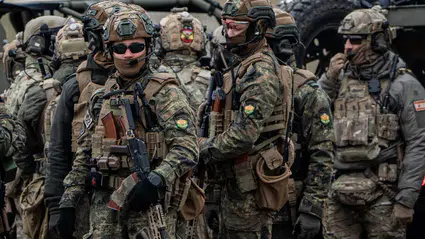 Askerlik Avrupa'da zorunlu mu olacak? Kadınlar hakkında dikkat çeken detay!