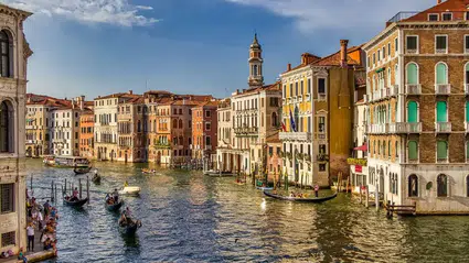 Venedik’in bin 600 yıllık ahşap mucizesi: Şehir nasıl su üstünde ayakta kalıyor?