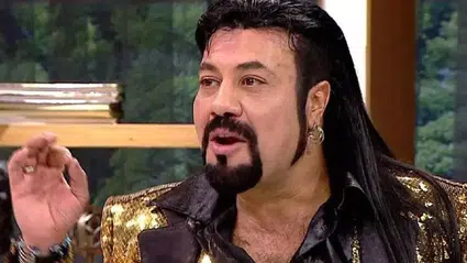 Kobra Murat’ın 32 yıl önceki hali sosyal medyayı salladı: Kızlar bana bakarken yere düşüyordu