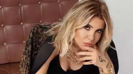 Gülben Ergen’den ünlülerin ilaç bilgisi ifşasına tepki: Yeşil reçete kullananı milyonlar neden biliyor?