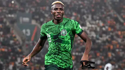 Victor Osimhen hat-trick sevinci yaşadıktan sonra sakatlandı