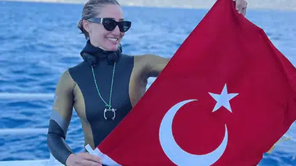 Şahika Ercümen, Kaş’ta paletsiz dalış dünya rekoru kırmaya hazırlanıyor