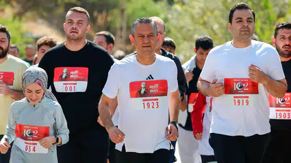 Özgür Özel 47. İstanbul Maratonu'nda ÇYDD için koşacak