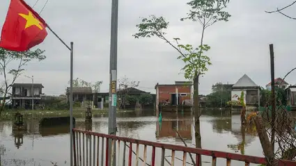 Vietnam’da şiddetli yağış felaketi: 90 ölü, 9 kayıp