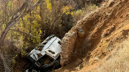 Konya'da öğrenci servisi uçuruma yuvarlandı: 3'ü ağır 13 öğrenci yaralı