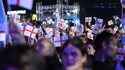 Gürcistan, yurt dışında yaşayan vatandaşlarının oy kullanmasına yasak getiriyor