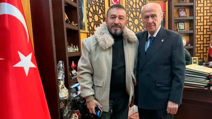 Ünlü sanatçı Mustafa Topaloğlu, MHP lideri Devlet Bahçeli'yi ziyaret etti