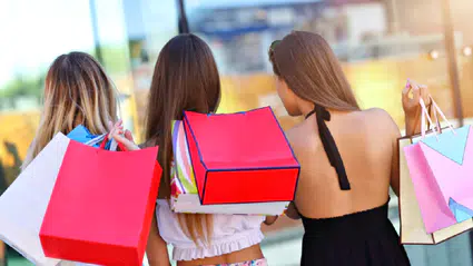 Z kuşağı moda kurallarını yeniden yazıyor: Markalar artık onları anlamak zorunda