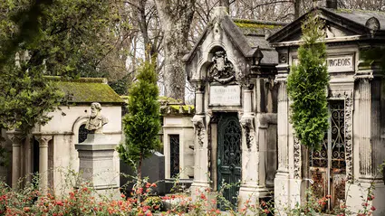 Paris'te mezar yeri ödüllü çekiliş!