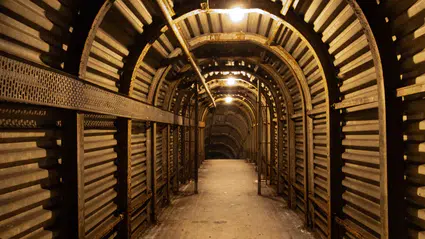 AVM, stadyum ve otoparklara zorunlu sığınak şartı