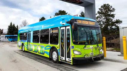 Şehir otobüsünü çalan kişi yolcu indirip bindirerek vardiyaya devam etti!