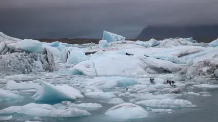 Grönland’ın altında saklı gerçek ortaya çıktı: Buzlar neden daha hızlı eriyor?