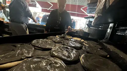 Bursa'nın yeni gözdesi: Siyah tahinli pide