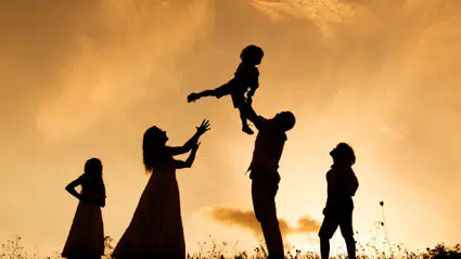 Aile onlar için her şeyden önce geliyor: Hayatını sevdiklerine adayan 5 burç