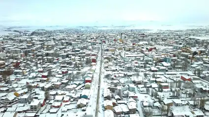 Doğu’da kar alarmı: Van’da 569 yerleşim yerinin yolu kapandı