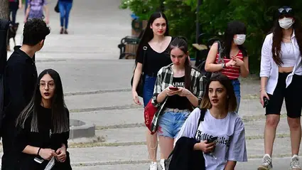 Gençler karamsar: Z kuşağı dünya ve gelecekten korkuyor