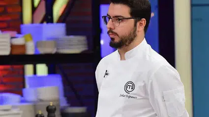 MasterChef şampiyonu Serhat Doğramacı'nın yeni açtığı hamburgerci kurşunlandı: “Haraç” iddiası gündemde