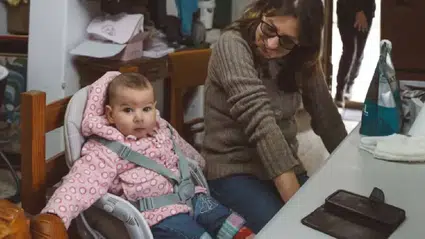 Kedilerin insanlardan fazla olduğu köyde 30 yıl sonra ilk bebek doğdu