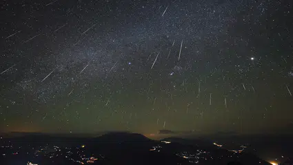 Geminid meteor yağmuru bu hafta sonu zirveye ulaşıyor: Türkiye'den gözükecek mi?