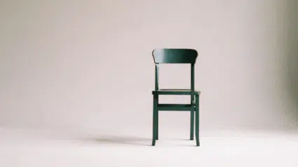 Sosyal medyada gündem olan sandalye teorisi: İlişkilerde değer görmenin sembolik dili