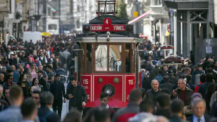 Türkiye’de nüfus alarmı: 40 yıl içinde ortanca yaş 45’i aşabilir