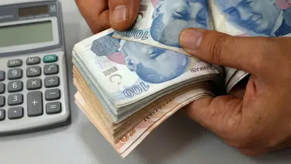 "Asıl sorun asgari ücretin az olması değil bu tutarın ortalama ücrete dönüşmesi"