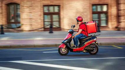 Kuryelerin çalışma saatlerinin BTK’ya bildirilmesi zorunlu hale getirildi