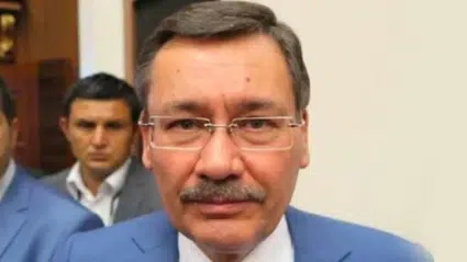 Melih Gökçek, yaptığı yakışıksız Dilek İmamoğlu paylaşımını tepkiler sonrasında sildi