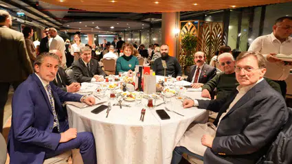 Beşiktaş Camiası iftarda bir araya geldi