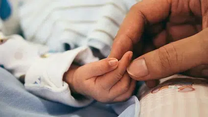 CHP'den Sağlık Bakanlığı'nın planlı sezaryen yasağına sert tepki: Çıkın insanların yatak odasından