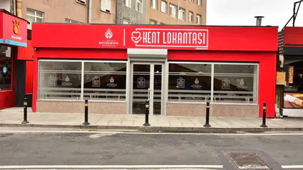 Şişli’de kent lokantaları yeniden açıldı: Tutuklu Başkan Şahan yemek ücretlerini karşıladı