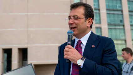 Ekrem İmamoğlu, Trabzonspor U19 takımının başarısını tebrik etti