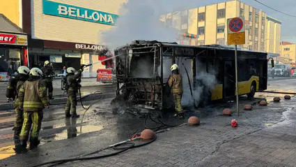 Ümraniye'de İETT otobüsü yandı