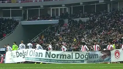 Sivasspor’un ‘normal doğum’ pankartına tepki yağdı