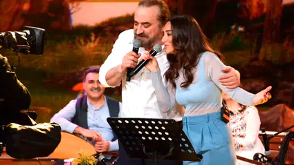 Edip Akbayram’ın kızı Türkü Akbayram’dan Volkan Konak'a: Sarıldınız mı oralarda