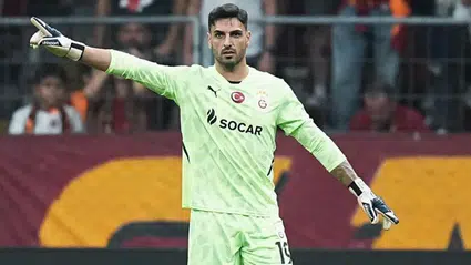 Galatasaray’ın şampiyonluk kutlamalarında Günay Güvenç organizasyon ekibine tepki gösterdi!