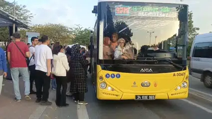 İstanbul’da özel halk otobüsleri kontak kapattı, duraklarda yoğunluk oluştu