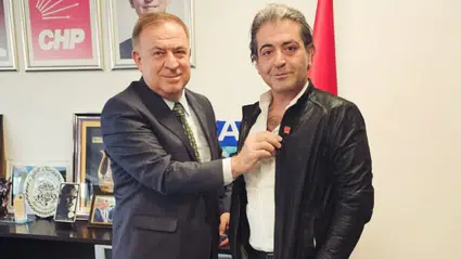 Ünlü şef Hazer Amani CHP’ye katıldı: “Geleceği birlikte inşa edeceğiz”