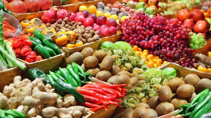 Sofralardaki gizli tehlike: İşte en çok pestisit kalıntısı içeren meyve ve sebzeler