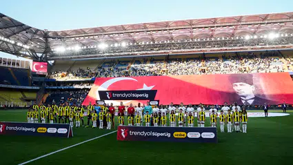 Kadıköy'de "Ali Koç istifa!" sesleri vardı