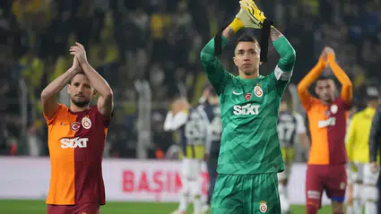 Okan Buruk: Muslera ve Mertens Galatasaray’dan ayrılıyor