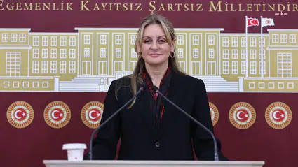 Seda Kaya Ösen CHP’ye katılıyor: Rozetini Özgür Özel takacak