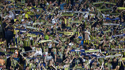 Fenerbahçe yönetimi seçim kararı aldı ama taraftar, "Eylül’de değil, hemen şimdi kongre istiyor"
