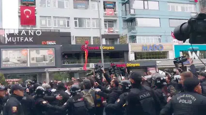 Taksim'e yürümek isteyenlere polis müdahalesi: 107 kişi gözaltına alındı