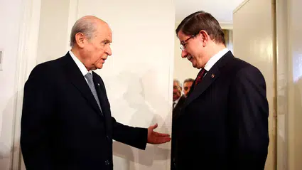 Devlet Bahçeli, Ahmet Davutoğlu'nu telefonla arayarak teşekkür etti