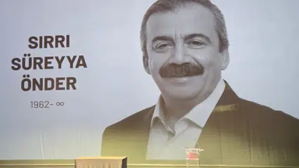 Sırrı Süreyya Önder, AKM'deki törenle son yolculuğuna uğurlanıyor