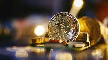 Bitcoin neredeyse 100 bin dolara ulaştı