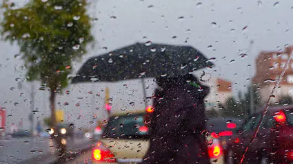 Kavurucu sıcaklıkların ardından yağış! Hava sıcaklığı düşüyor: Montları biraz daha bekletin