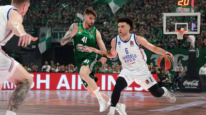 Anadolu Efes, EuroLeague'e veda etti: Cedi Osman maçın yıldızı oldu