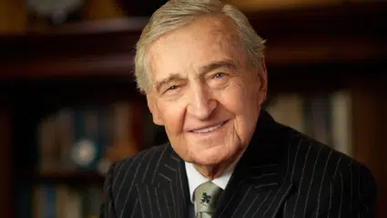 Rahmi Koç kimdir, kaç yaşında? Hangi takımı tutuyor, oğlu Ali Koç hangi takımı yönetiyor?